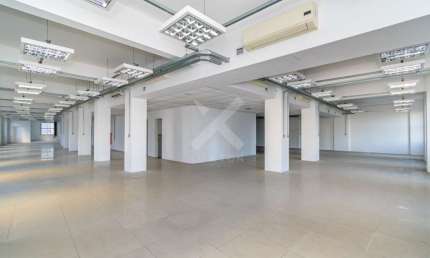 Sala comercial para alugar na Avenida Borges de Medeiros, 261, Centro Histórico, Porto Alegre por R$ 29.000