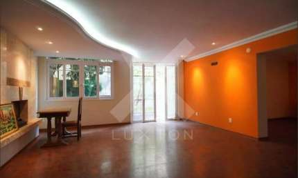 Casa com 6 quartos à venda na Avenida General Barreto Viana, 793, Chácara das Pedras, Porto Alegre por R$ 3.200.000
