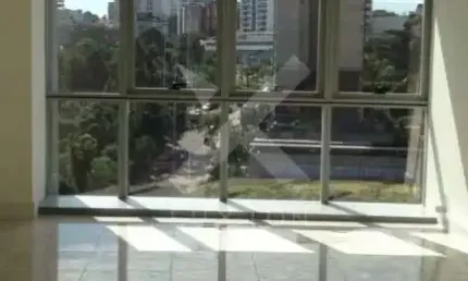 Sala comercial à venda na Avenida Senador Tarso Dutra, 565, Petrópolis, Porto Alegre por R$ 550.000