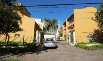 Casa em condomínio fechado com 3 quartos à venda na Rua General Gomes Carneiro, 80, Azenha, Porto Alegre por R$ 490.000