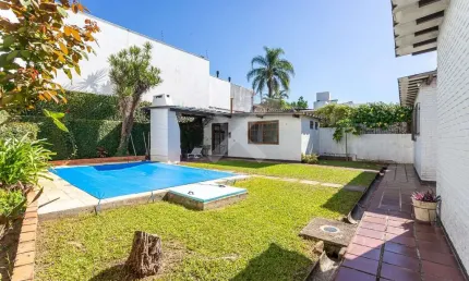 Casa comercial à venda na Rua João Paetzel, 821, Vila Jardim, Porto Alegre por R$ 1.590.000