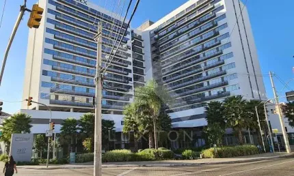 Sala comercial para alugar na Avenida Assis Brasil, 2827, Passo da Areia, Porto Alegre por R$ 2.200