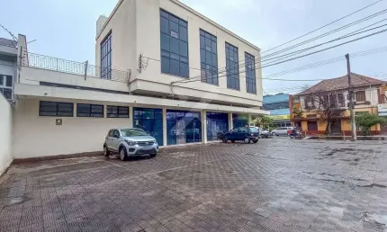 Prédio para alugar na Avenida Cairu, 581, Navegantes, Porto Alegre por R$ 15.000