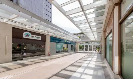 Ponto comercial para alugar na Avenida Ipiranga, 50, Praia de Belas, Porto Alegre por R$ 10.000