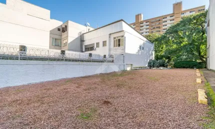 Terreno comercial para alugar na Rua Professor Cristiano Fischer, 44, Petrópolis, Porto Alegre por R$ 3.300