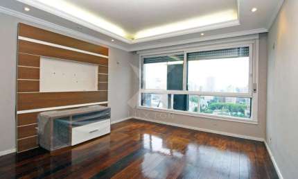 Apartamento com 3 quartos à venda na Rua Quintino Bocaiúva, 1234, Moinhos de Vento, Porto Alegre por R$ 915.000
