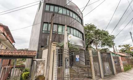 Prédio à venda na Avenida Nonoai, 31, Teresópolis, Porto Alegre por R$ 4.190.000