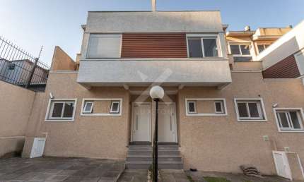 Casa em condomínio fechado com 3 quartos para alugar na Paulo Madureria Coelho, 555, Morro Santana, Porto Alegre por R$ 4.900