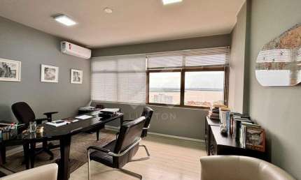 Sala comercial para alugar na Rua dos Andradas, 1137, Centro Histórico, Porto Alegre por R$ 3.400