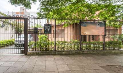 Casa com 3 quartos para alugar na Rua Baronesa do Gravataí, 01016, Menino Deus, Porto Alegre por R$ 8.000
