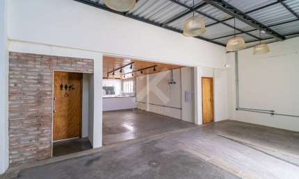 Casa comercial para alugar na Rua São Luís, 663, Santana, Porto Alegre por R$ 5.790