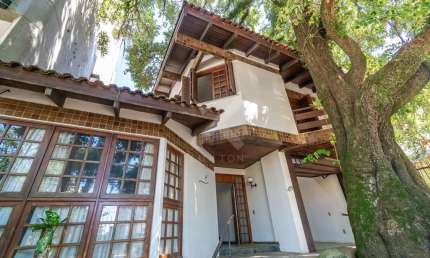 Casa comercial para alugar na Rua Tito Lívio Zambecari, 479, Mont Serrat, Porto Alegre por R$ 5.500