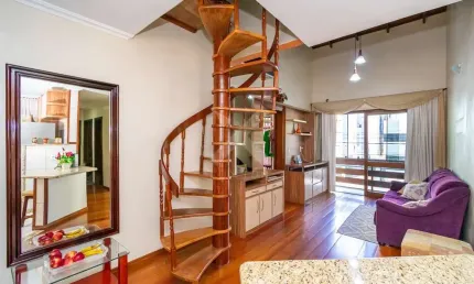 Casa com 2 quartos à venda na Rua Dona Augusta, 37, Menino Deus, Porto Alegre por R$ 1.750.000
