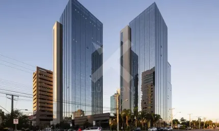 Sala comercial para alugar na Avenida Ipiranga, 40, Praia de Belas, Porto Alegre por R$ 2.800