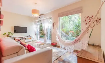 Apartamento com 3 quartos para alugar na Rua Marquês do Pombal, 55, Moinhos de Vento, Porto Alegre por R$ 5.500