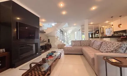 Casa em condomínio fechado com 3 quartos à venda na Avenida Juca Batista, 8000, Chapéu do Sol, Porto Alegre por R$ 1.947.000
