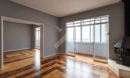 Apartamento com 3 quartos para alugar na Avenida Independência, 550, Independência, Porto Alegre por R$ 3.900