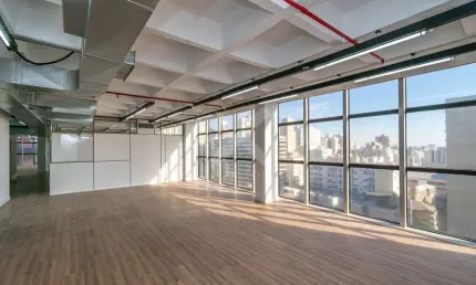Sala comercial para alugar na Rua dos Andradas, 1001, Centro Histórico, Porto Alegre por R$ 7.500