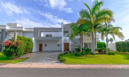 Casa em condomínio fechado com 4 quartos à venda na Avenida Juca Batista, 8000, Chapéu do Sol, Porto Alegre por R$ 2.700.000