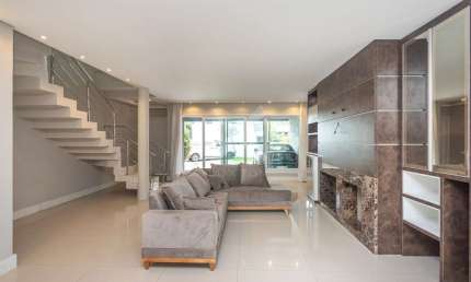 Casa em condomínio fechado com 3 quartos para alugar na Avenida Willy Eugênio Fleck, 1495, Sarandi, Porto Alegre por R$ 12.000