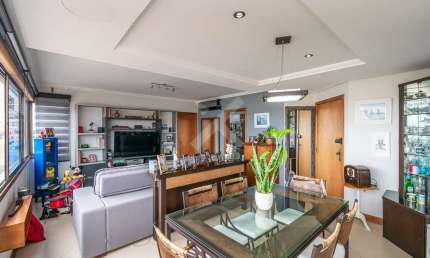 Apartamento com 3 quartos à venda na Rua Riveira, 520, Petrópolis, Porto Alegre por R$ 889.000