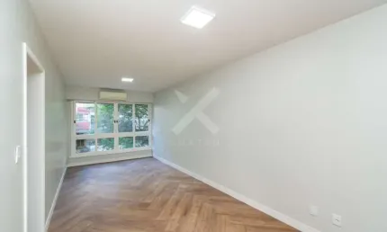 Apartamento com 2 quartos à venda na Rua Germano Petersen Júnior, 350, Auxiliadora, Porto Alegre por R$ 630.000