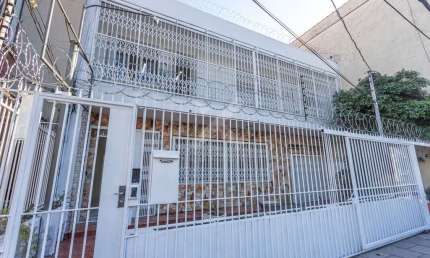 Casa comercial para alugar na Rua Silva Só, 131, Santa Cecília, Porto Alegre por R$ 8.900