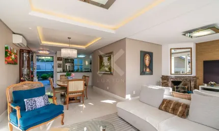 Casa em condomínio fechado com 4 quartos à venda na Rua Araruama, 660, Chácara das Pedras, Porto Alegre por R$ 2.975.000