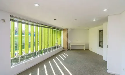Sala comercial para alugar na Avenida Padre Cacique, 36, Menino Deus, Porto Alegre por R$ 2.000