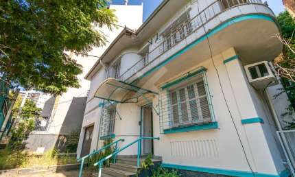 Casa comercial para alugar na Rua Faria Santos, 27, Petrópolis, Porto Alegre por R$ 5.500