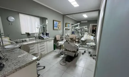 Prédio à venda na Rua Carlos Huber, 590, Três Figueiras, Porto Alegre por R$ 4.300.000