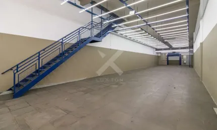 Ponto comercial para alugar na Rua Comendador Manoel Pereira, 161, Centro Histórico, Porto Alegre por R$ 20.000