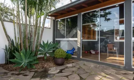 Casa com 2 quartos à venda na Rua Hiroshima, 30, Agronomia, Porto Alegre por R$ 650.000
