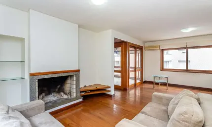 Apartamento com 3 quartos para alugar na Rua Eça de Queiroz, 178, Petrópolis, Porto Alegre por R$ 4.500
