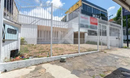 Casa com 3 quartos para alugar na Joao Walig, 2145, Chácara das Pedras, Porto Alegre por R$ 12.000