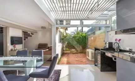 Casa em condomínio fechado com 4 quartos à venda na Avenida Engenheiro Ludolfo Bohel, 1179, Teresópolis, Porto Alegre por R$ 980.000
