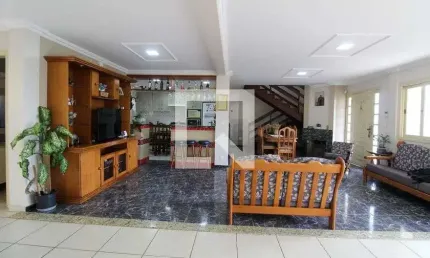 Casa para Venda - Nossa Sra das Graças, 3 Quartos,  340 m² - Canoas