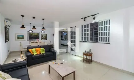 Casa para Venda - Olaria, 4 Quartos,  250 m² - Rio de Janeiro