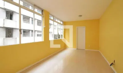 Kitnet / Stúdio à venda na Rua Nova Barão, Centro, São Paulo por R$ 210.000