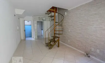 Casa para Venda - Camaquã, 2 Quartos,  100 m² - Porto Alegre
