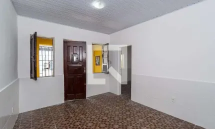 Casa para Venda - Olaria, 2 Quartos,  100 m² - Rio de Janeiro