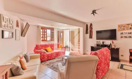 Casa para Venda - Jardim Éster Yolanda, 6 Quartos,  212 m² - São Paulo