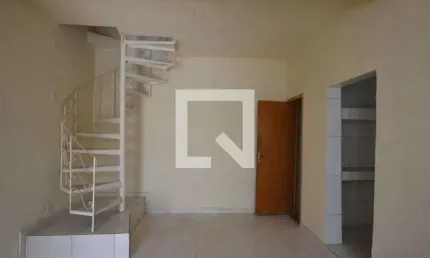 Casa para Venda - Olaria, 1 Quarto,  60 m² - Rio de Janeiro