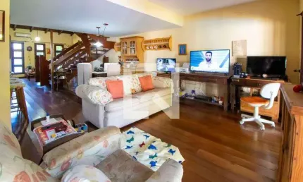Casa para Venda - Guarujá, 3 Quartos,  235 m² - Porto Alegre