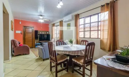 Casa para Venda - Camaquã, 2 Quartos,  126 m² - Porto Alegre