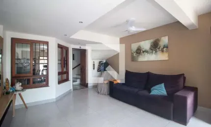 Casa para Venda - Guarujá, 4 Quartos,  192 m² - Porto Alegre