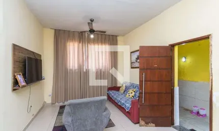 Casa para Venda - Olaria, 2 Quartos,  80 m² - Rio de Janeiro