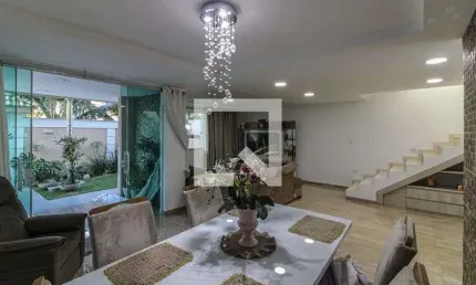 Casa para Venda - Barra da Tijuca - Marapendi, 4 Quartos,  350 m² - Rio de Janeiro