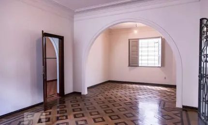 Casa para Venda - Barro Preto, 7 Quartos,  350 m² - Belo Horizonte