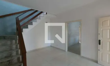 Casa para Venda - Heliópolis, 5 Quartos,  200 m² - Belo Horizonte
